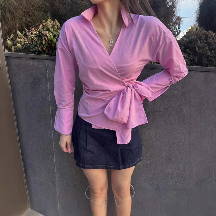 Damernas omslag blus med bindband och elegant krage Mirla-Eva Jonsson