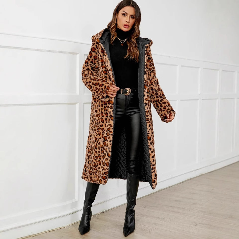 Damernas överdimensionerade mysjacka med leopardmönster Mirla-Eva Jonsson