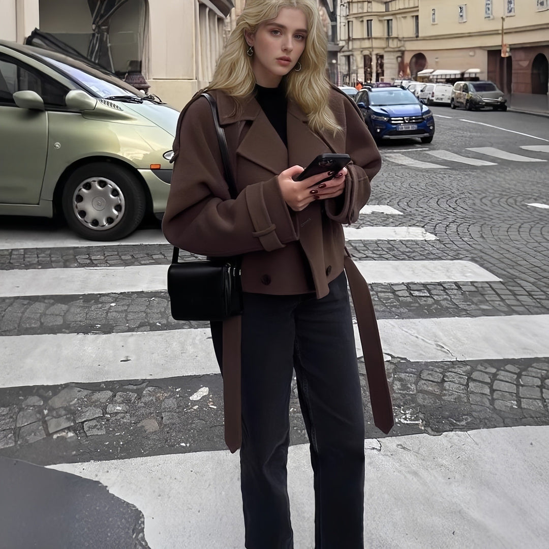 Damernas oversize trenchcoat i elegant stil Mirla-Eva Jonsson