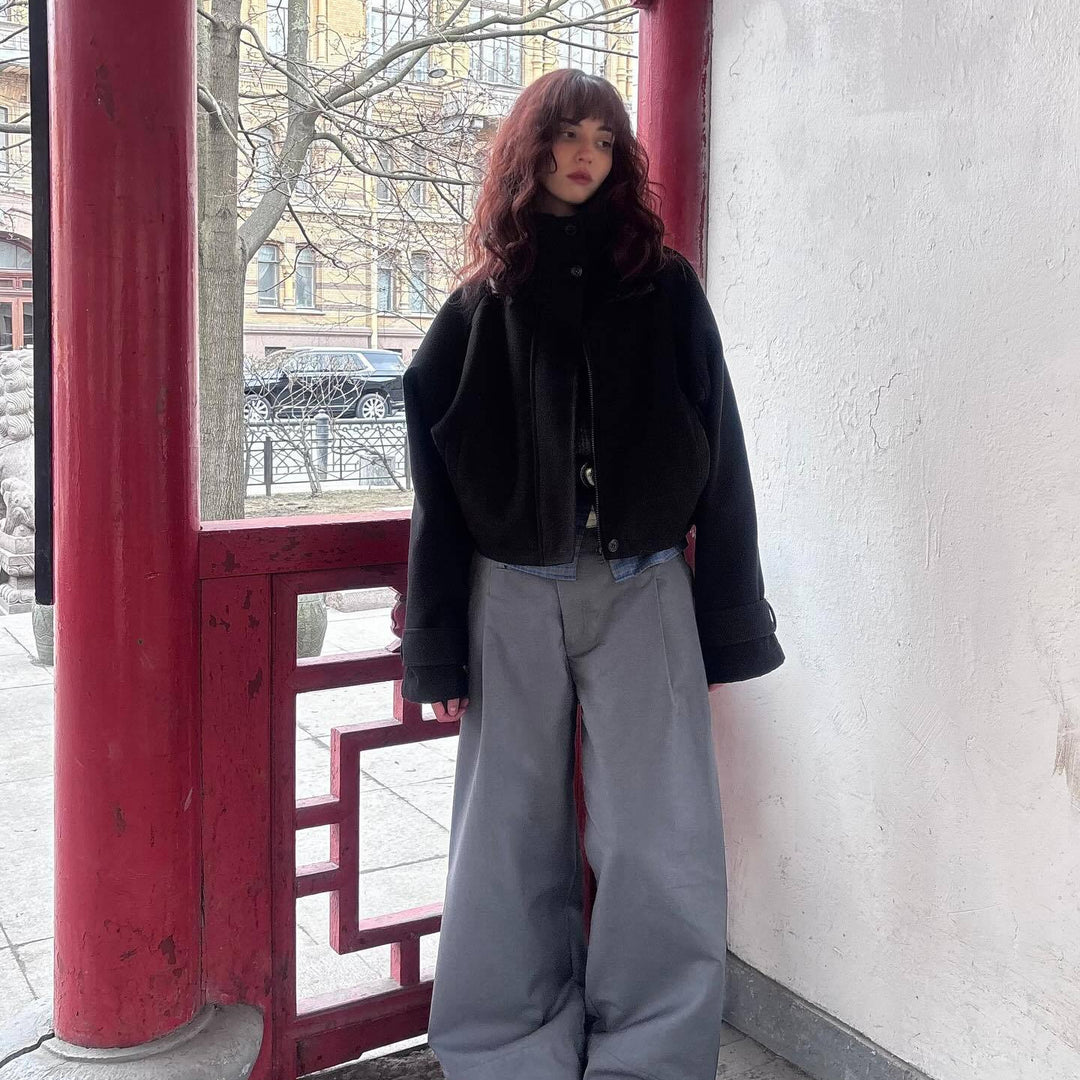 Damernas oversize ulljacka med hög krage och praktiska fickor Mirla-Eva Jonsson