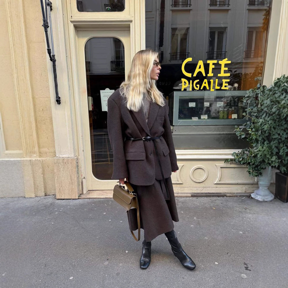 Damernas oversized blazer med bälte och eleganta detaljer Mirla-Eva Jonsson