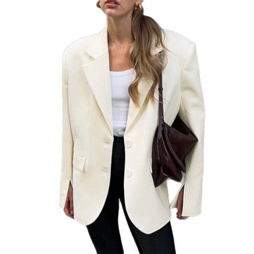 Damernas oversized blazerjacka med dubbelknäppning och eleganta detaljer Mirla-Eva Jonsson