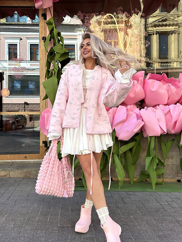Damernas oversized jacka med blommönster Mirla-Eva Jonsson