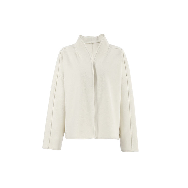 Damernas oversized jacka med modern krage och stilren design Mirla-Eva Jonsson