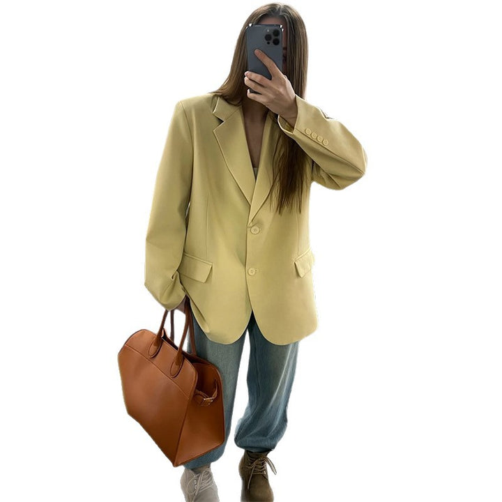 Damernas oversized kavaj med modern skärning och djup revers Mirla-Eva Jonsson