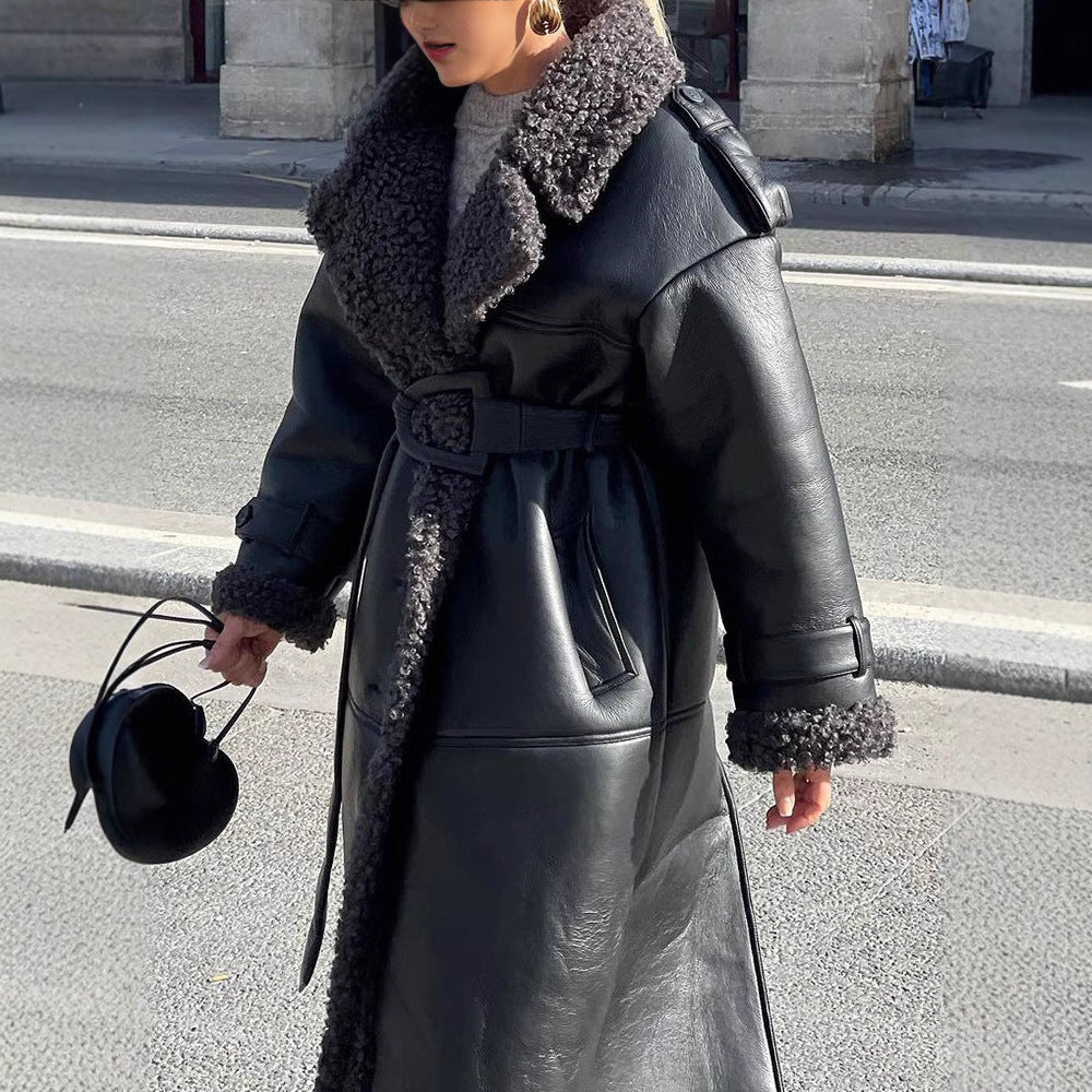 Damernas oversized konstläderkappa med strukturerat foder Mirla-Eva Jonsson
