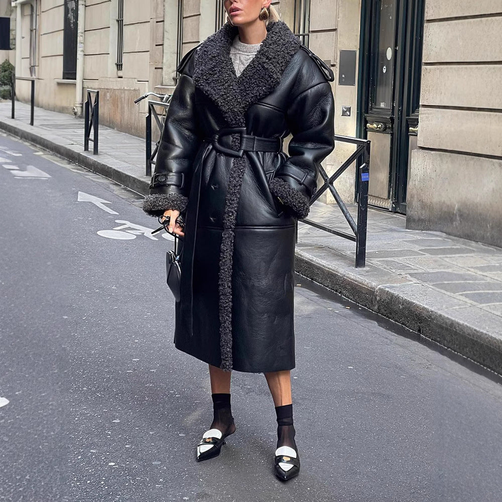 Damernas oversized konstläderkappa med strukturerat foder Mirla-Eva Jonsson