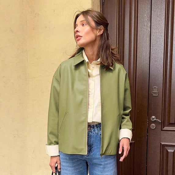 Damernas oversized övergångsjacka i lätt material med kontrasterande ärmar Mirla-Eva Jonsson