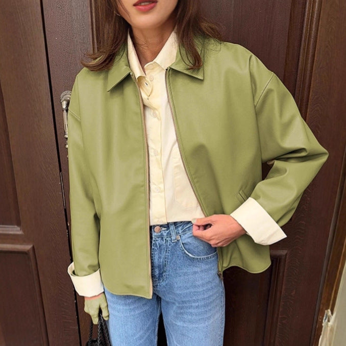 Damernas oversized övergångsjacka i lätt material med kontrasterande ärmar Mirla-Eva Jonsson