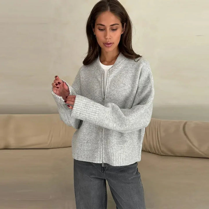 Damernas oversized stickad jacka med dragkedja Mirla-Eva Jonsson