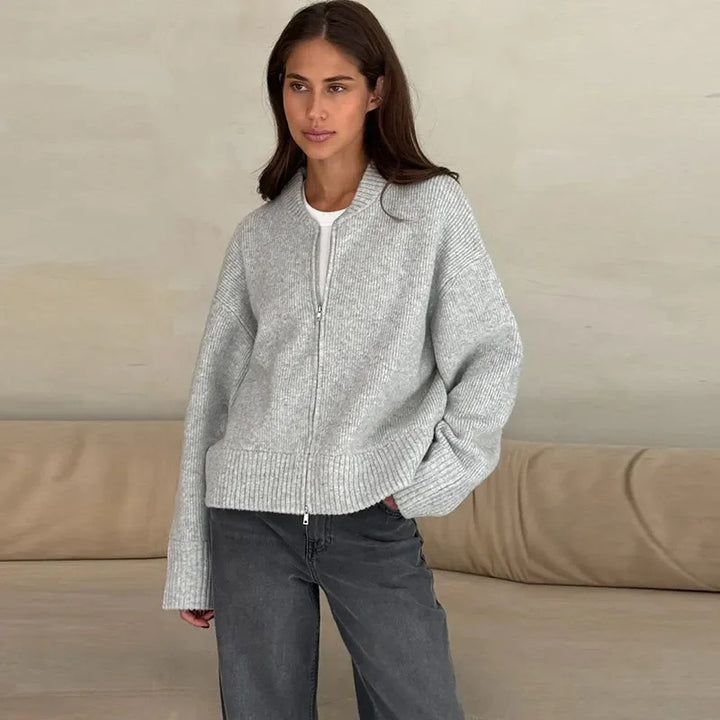 Damernas oversized stickad jacka med dragkedja Mirla-Eva Jonsson