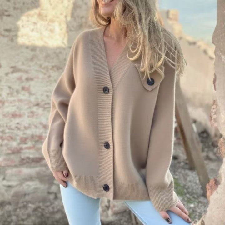 Damernas oversized stickad jacka med knappdetaljer Mirla-Eva Jonsson
