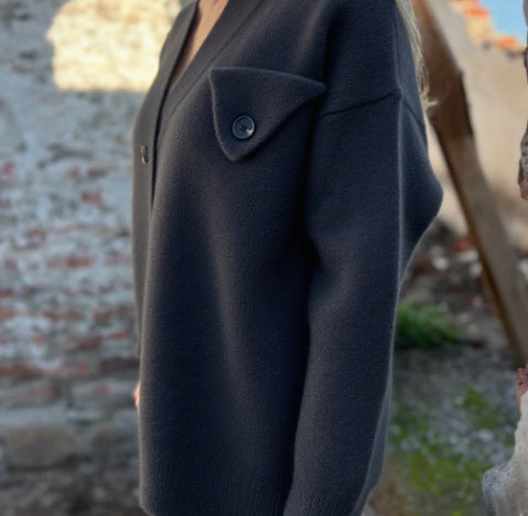 Damernas oversized stickad jacka med knappdetaljer Mirla-Eva Jonsson