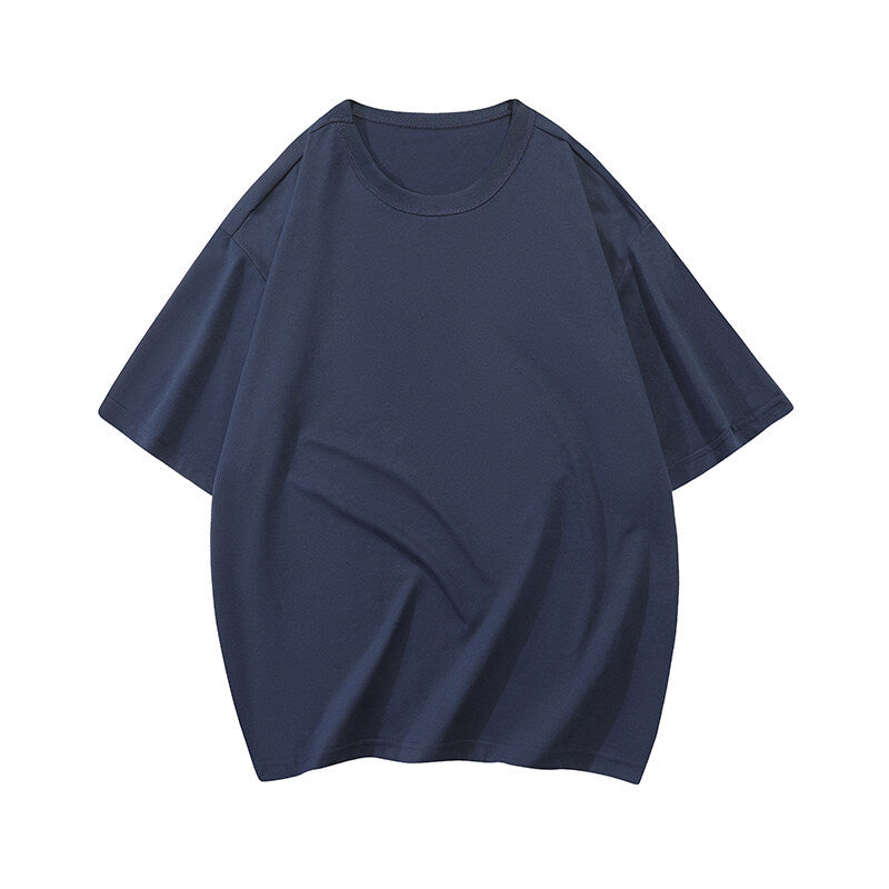 Damernas oversized t-shirt med en avslappnad skärning och andningsbart bomullskvalitet Mirla-Eva Jonsson
