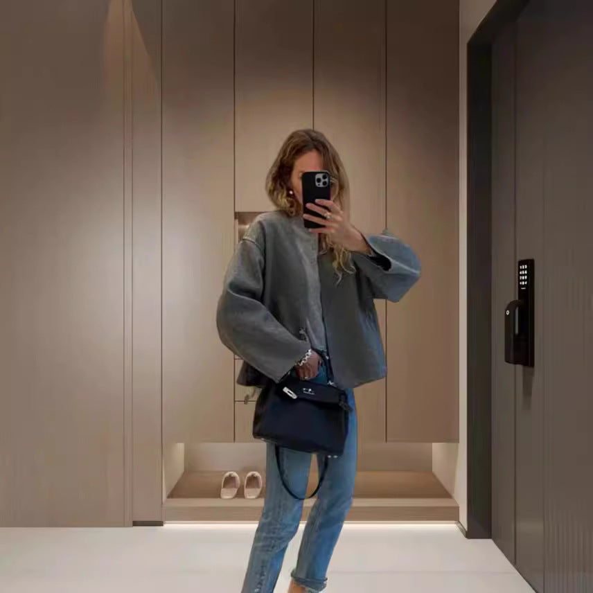 Damernas oversized ulljacka med elegant snitt och avslappnad look Mirla-Eva Jonsson