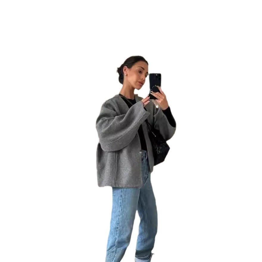 Damernas oversized ulljacka med elegant snitt och avslappnad look Mirla-Eva Jonsson