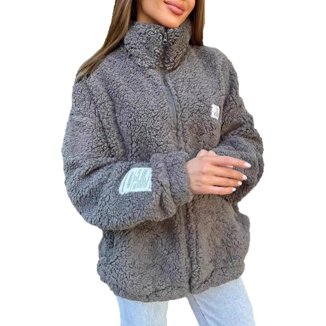 Damernas plyschjacka med fluffigt foder och praktiska fickor Mirla-Eva Jonsson