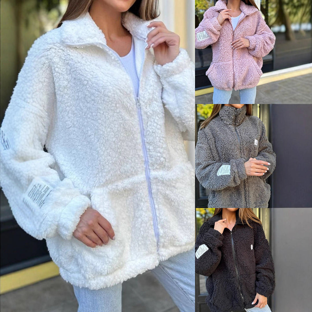Damernas plyschjacka med fluffigt foder och praktiska fickor Mirla-Eva Jonsson