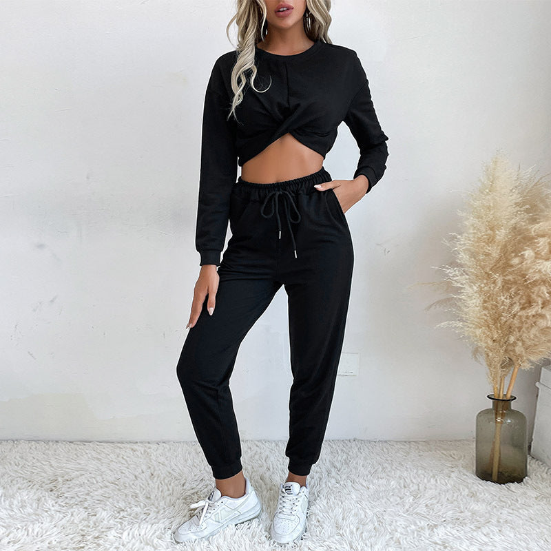 Damernas praktiska jumpsuit med elastisk midja och smickrande knutdetalj Mirla-Eva Jonsson