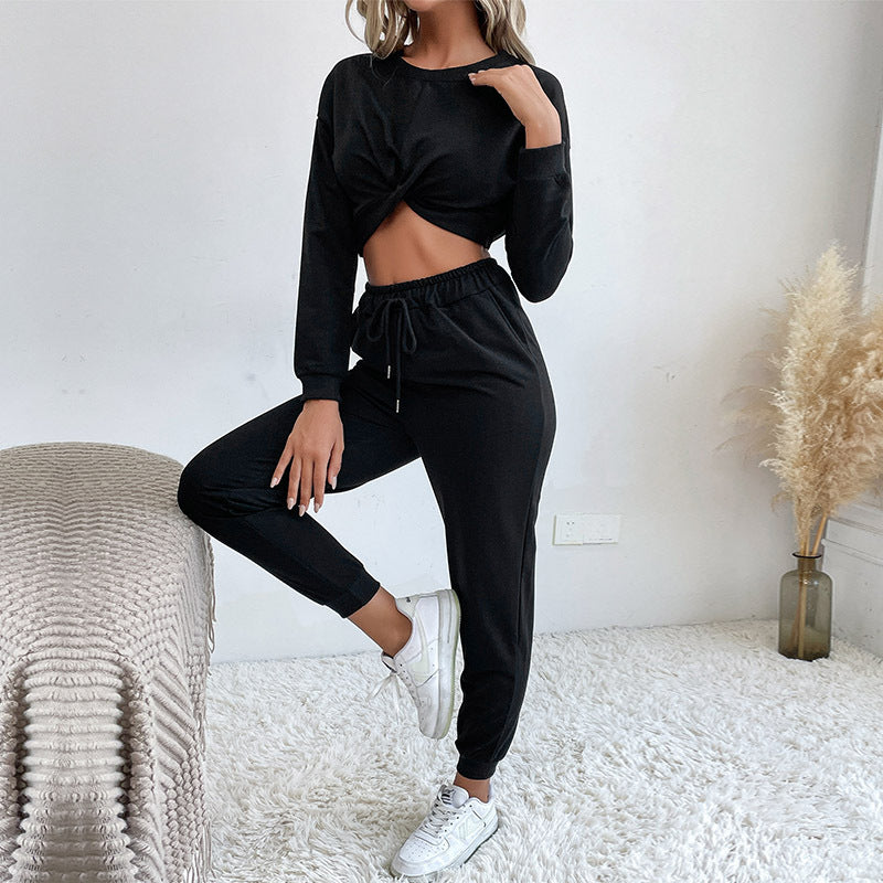 Damernas praktiska jumpsuit med elastisk midja och smickrande knutdetalj Mirla-Eva Jonsson