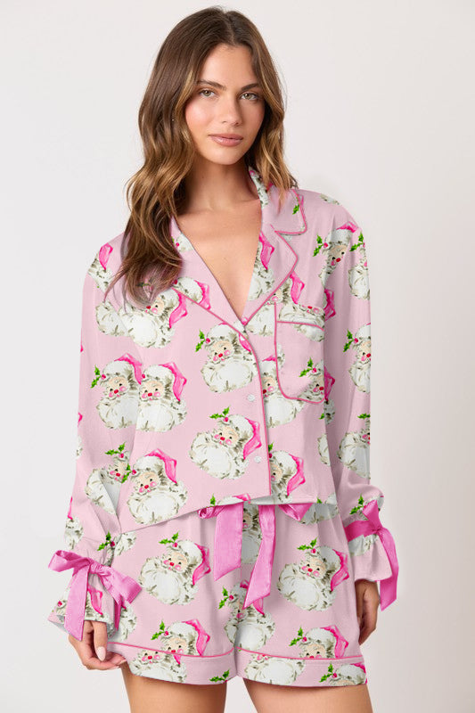 Damernas pyjamas-set med festligt julmotiv och eleganta volangdetaljer Eva Jonsson-Eva Jonsson