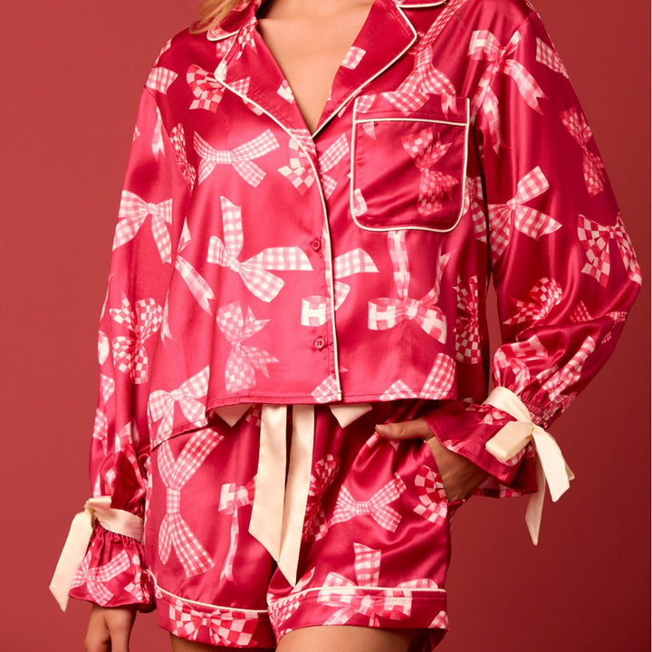 Damernas pyjamas-set med festligt julmotiv och eleganta volangdetaljer Eva Jonsson-Eva Jonsson