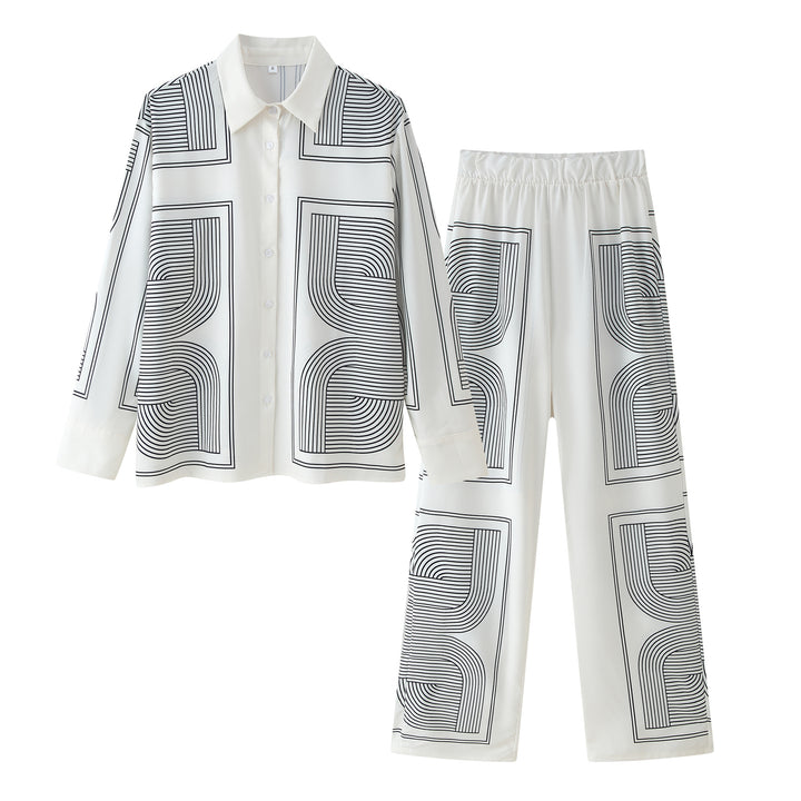 Damernas pyjamasset med modernt geometriskt mönster Mirla-Eva Jonsson