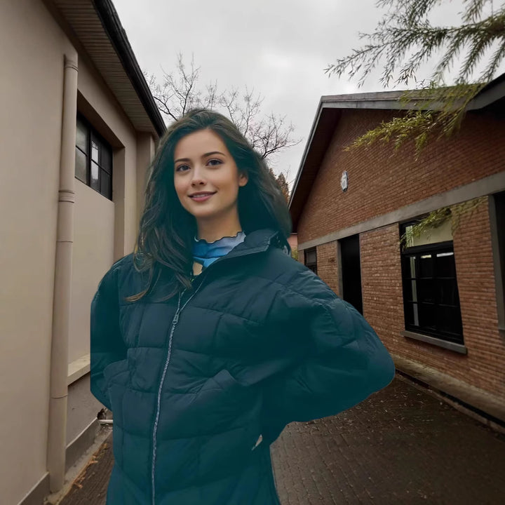 Damernas quiltad jacka med hög krage och praktisk dragkedja Mirla-Eva Jonsson