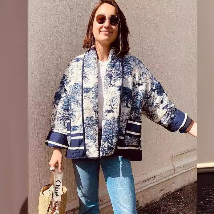 Damernas quiltad jacka med modernt mönster och praktiska fickor Mirla-Eva Jonsson