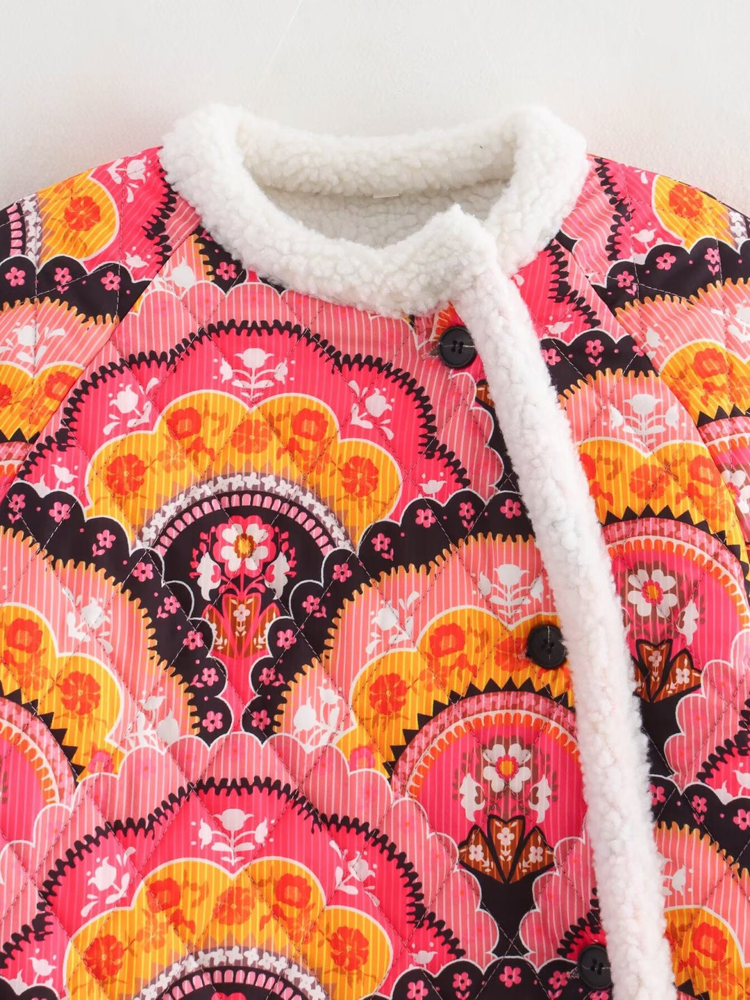 Damernas quiltad övergångsjacka med blommönster och mysig fleece Mirla-Eva Jonsson