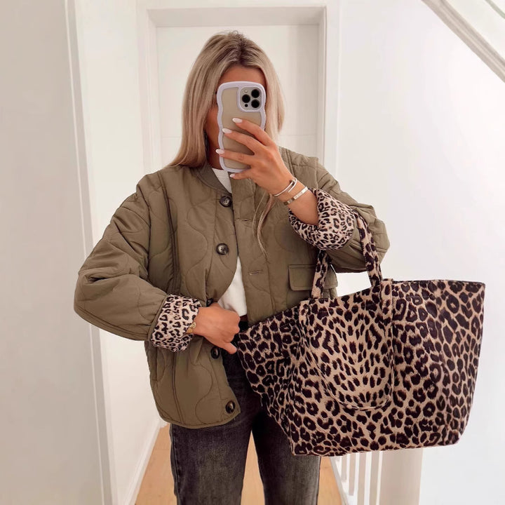 Damernas quiltade fritidsjacka med praktiska fickor Mirla-Eva Jonsson