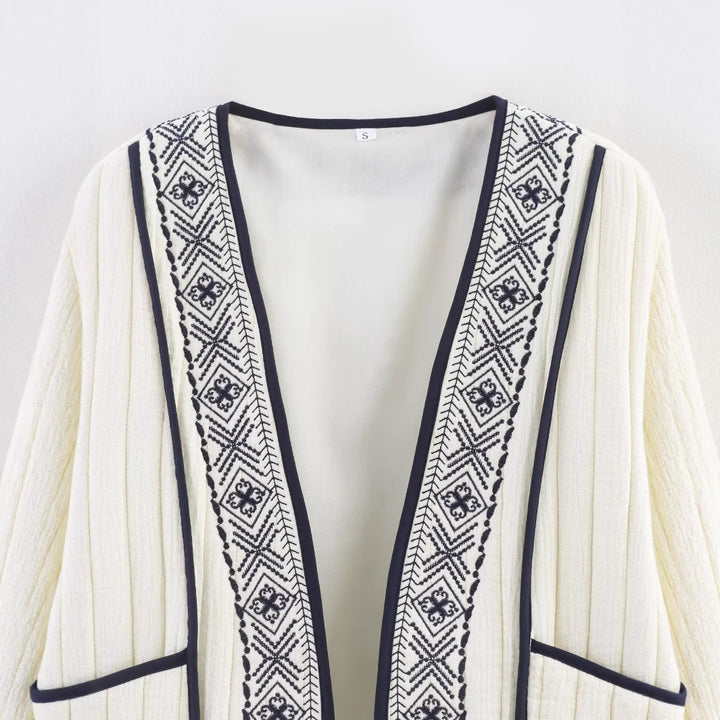 Damernas quiltade och broderade fritidsjacka Mirla-Eva Jonsson