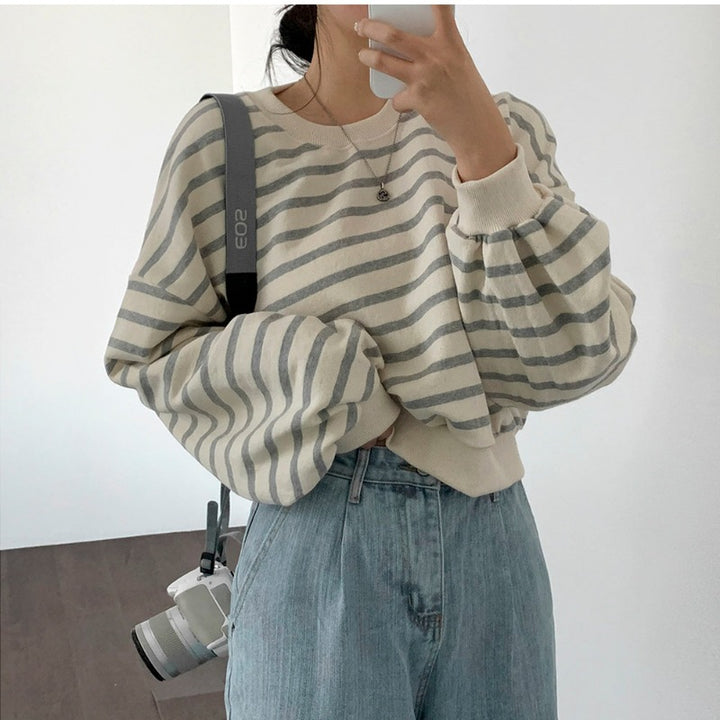 Damernas randiga avslappnade sweatshirt med puffärmar Mirla-Eva Jonsson