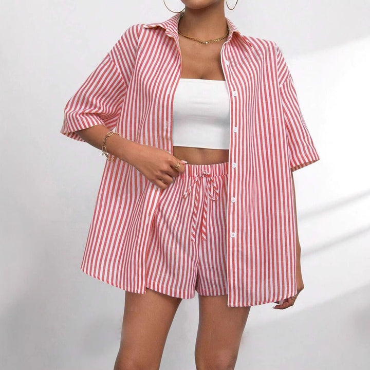 Damernas randiga kortärmad set med skjorta och shorts Mirla-Eva Jonsson
