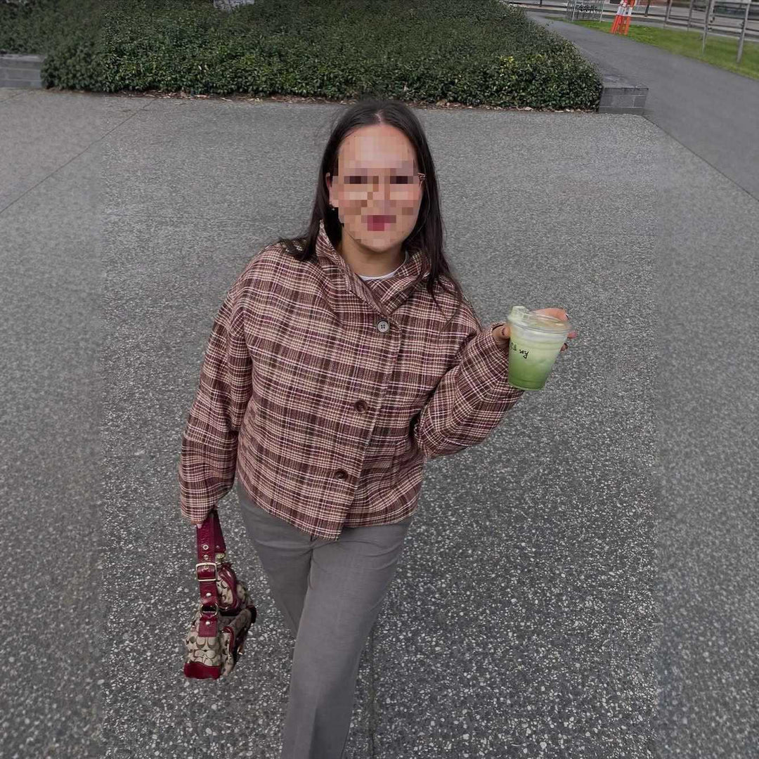Damernas rutiga övergångsjacka med högt stängt krage Eva Jonsson-Eva Jonsson
