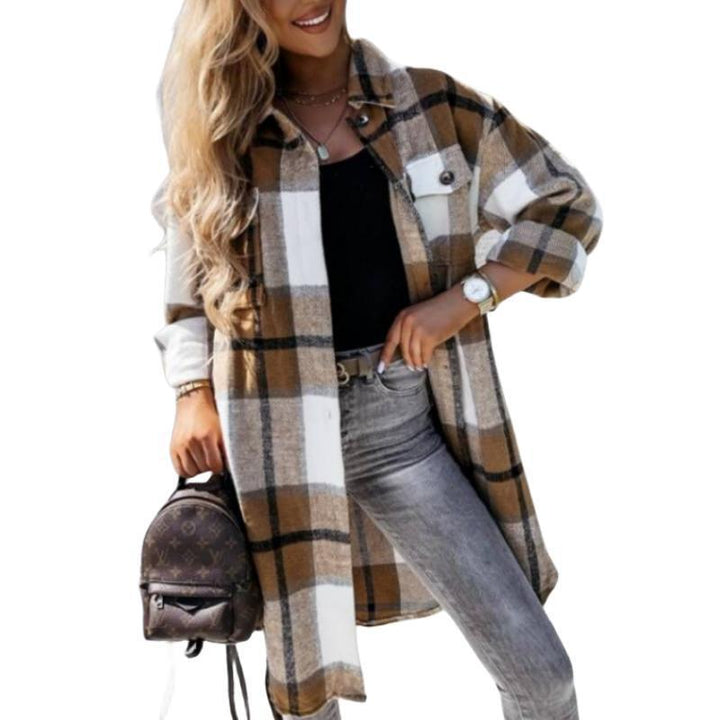Damernas rutigt overshirt med knapbar design och påsydda fickor Mirla-Eva Jonsson