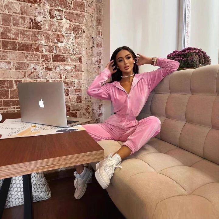 Damernas sammets jumpsuit med huva och elastisk midja-Eva Jonsson
