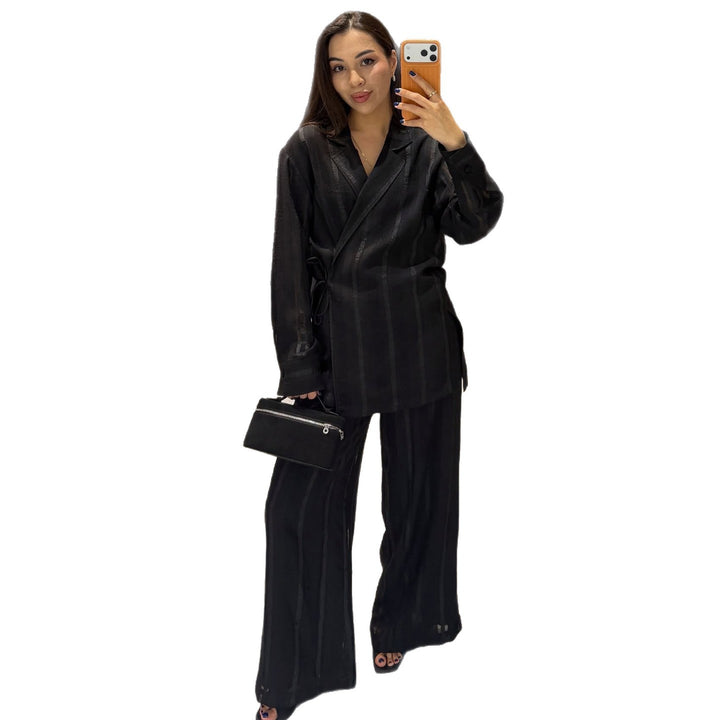 Damernas set av stilig oversized kavaj och vida byxor-Eva Jonsson