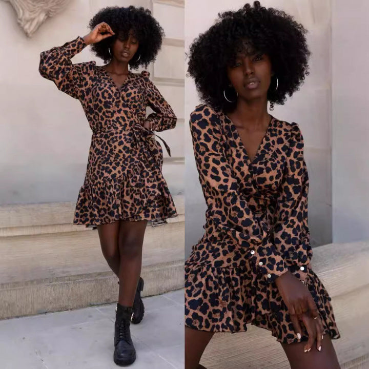 Damernas smickrande wrap mini-klänning med leopardmönster Eva Jonsson-Eva Jonsson