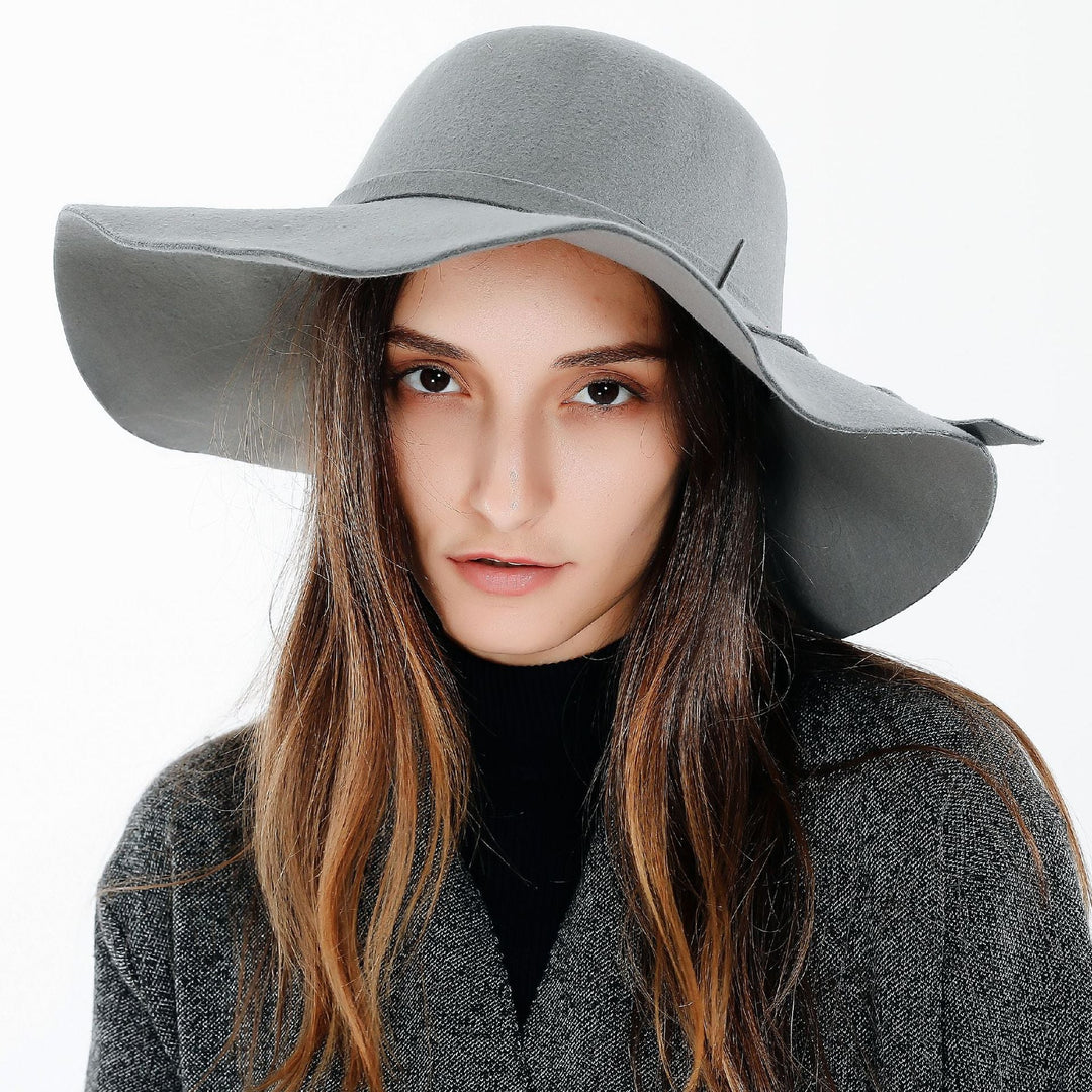 Damernas solhatt med bred skärm och elastiskt band Mirla-Eva Jonsson