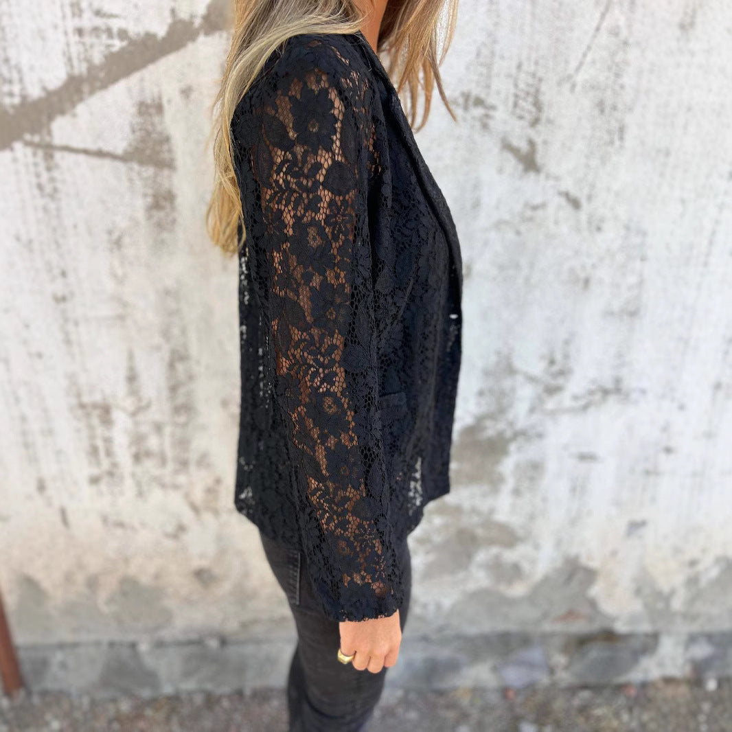 Damernas spetsblazer med elegant passform och subtilt genombrutdesign Mirla-Eva Jonsson