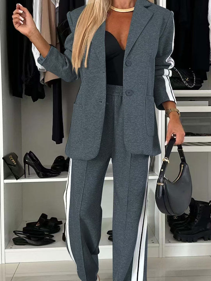 Damernas sportiga blazer kostym med sidostråk Mirla-Eva Jonsson