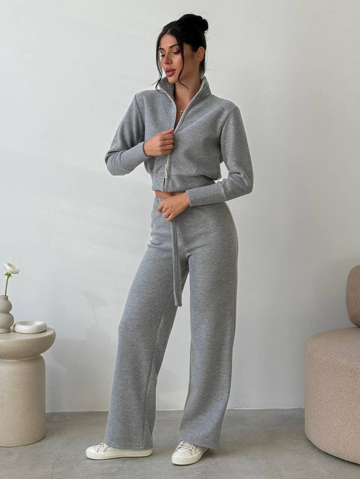 Damernas sportiga fleece-set med hög krage och stilren dragkedja Mirla-Eva Jonsson