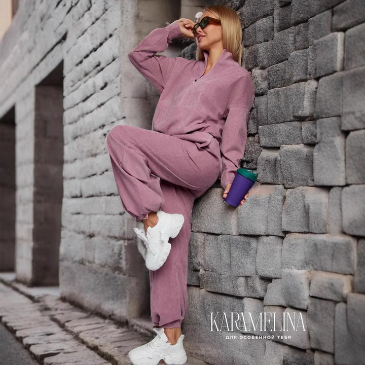 Damernas sportiga fleece-set med hög krage och vid ben Mirla-Eva Jonsson