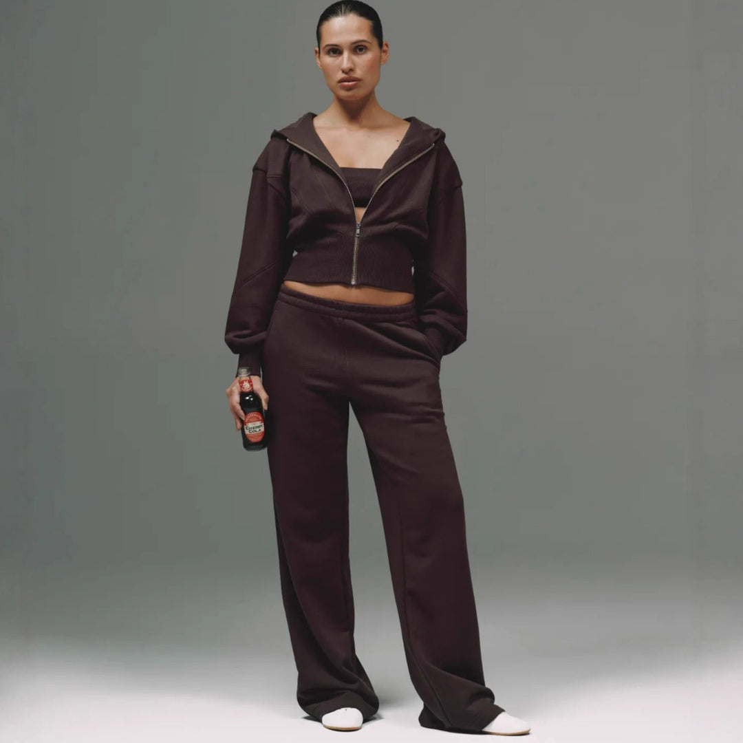 Damernas sportiga fritids-loungewear-set i högkvalitativ fleece med huva och vida byxor Mirla-Eva Jonsson
