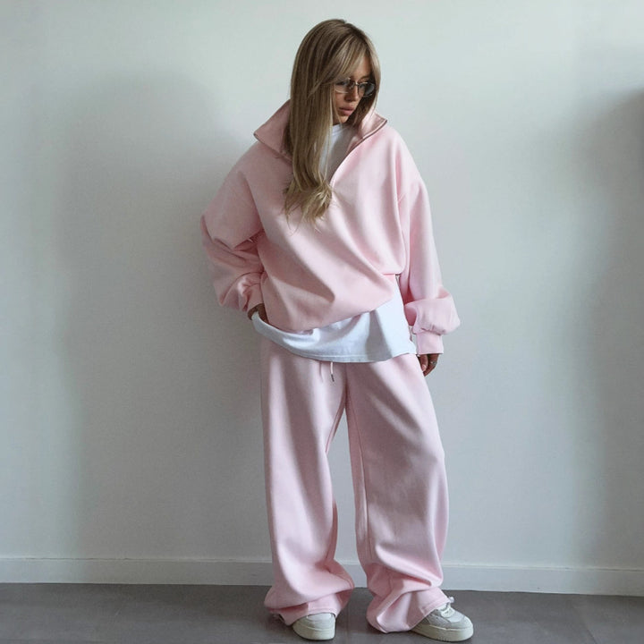 Damernas sportiga hoodie med hög krage och bred passform Mirla-Eva Jonsson