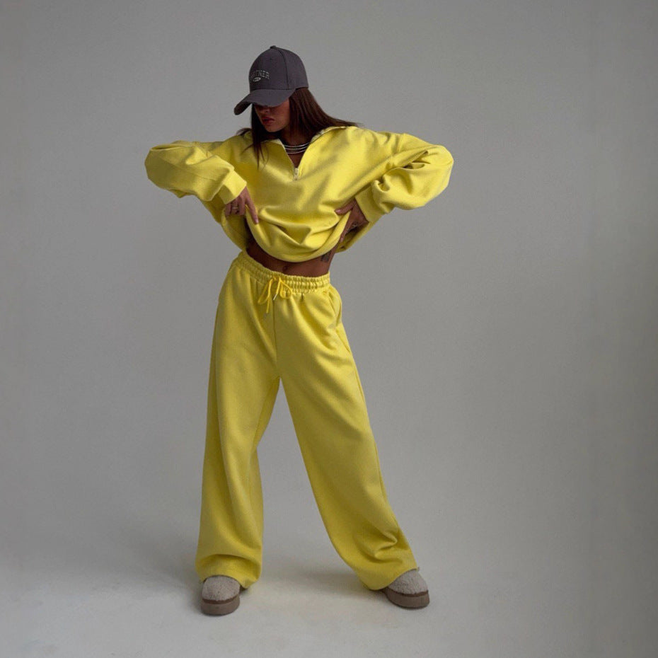 Damernas sportiga hoodie med hög krage och bred passform Mirla-Eva Jonsson