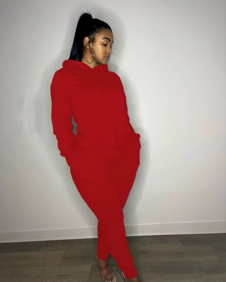 Damernas sportiga hoodie- och joggingbyxor-set med elegant snitt Mirla-Eva Jonsson