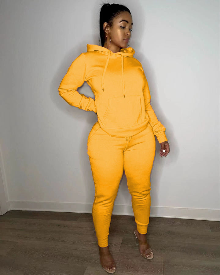 Damernas sportiga hoodie- och joggingbyxor-set med elegant snitt Mirla-Eva Jonsson