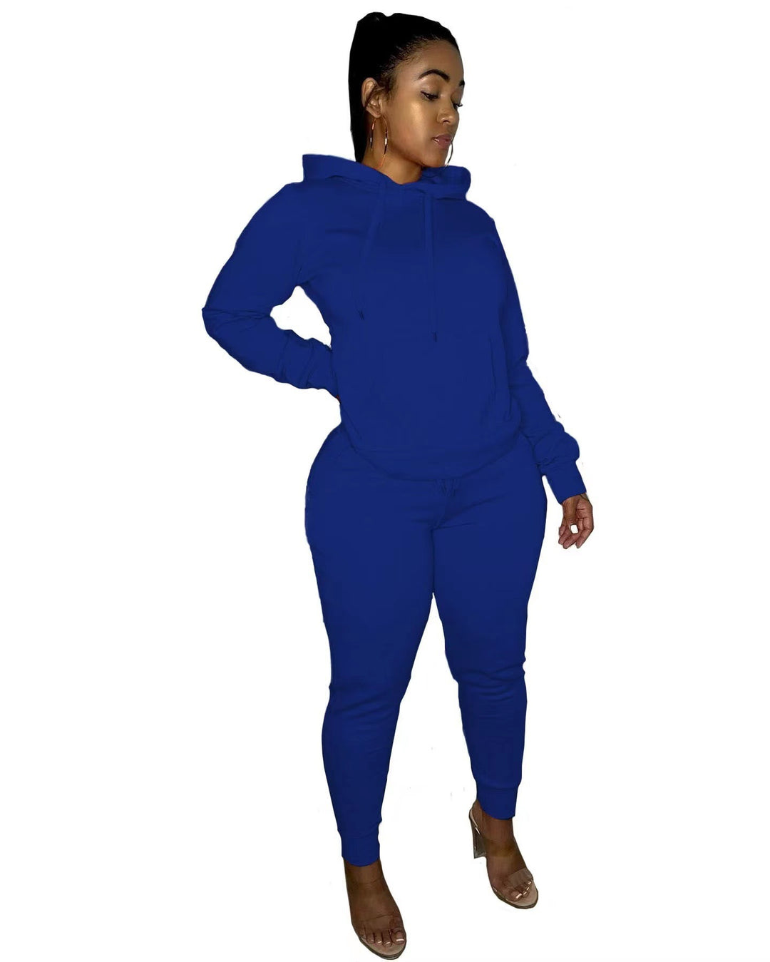 Damernas sportiga hoodie- och joggingbyxor-set med elegant snitt Mirla-Eva Jonsson